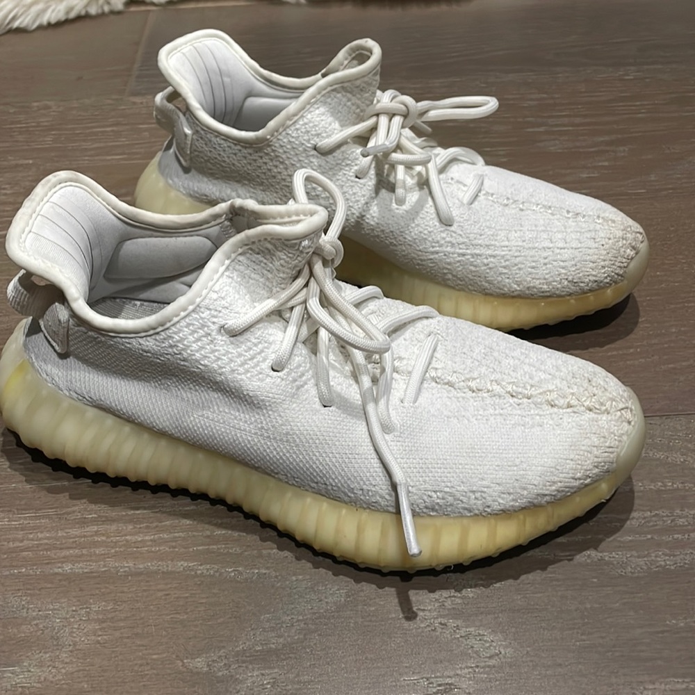 Yeezy boost 350 V2 all white sneakers
